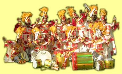 les percu terreux d'la beauce vous font vibrer au son de leur samba batucada