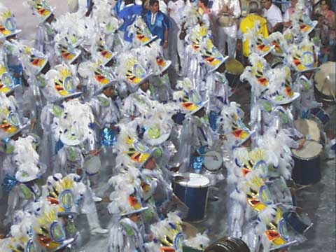 Caprichosos de Pilares, défilé carnaval de Rio 2002, photo 1