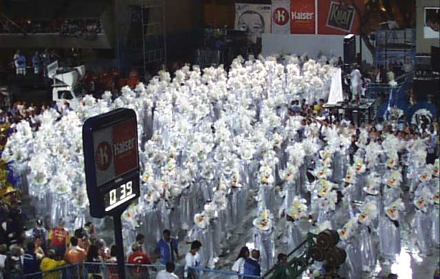 Caprichosos de Pilares, défilé carnaval de Rio 2002, photo 2