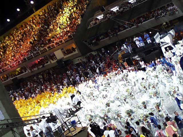 Caprichosos de Pilares, défilé carnaval de Rio 2002, photo 4