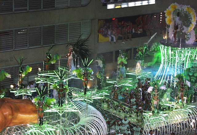Mocidade Independente de Padre Miguel, défilé carnaval de Rio 2003, photo 3