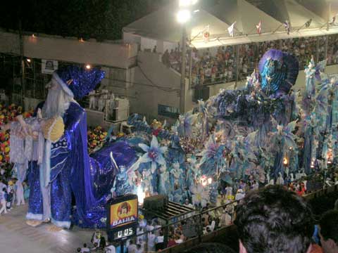 Caprichosos de Pilares, défilé carnaval de Rio 2004, photo 3
