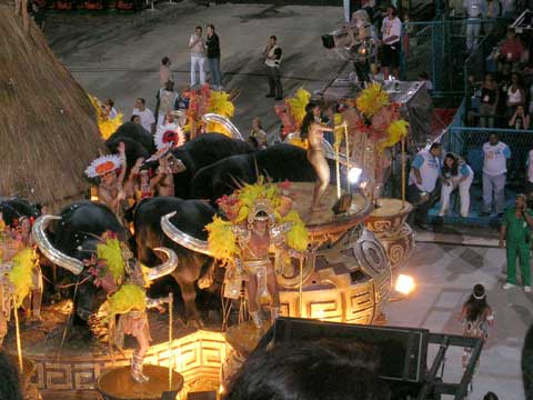 Império Serrano, défilé carnaval de Rio 2004, photo 4