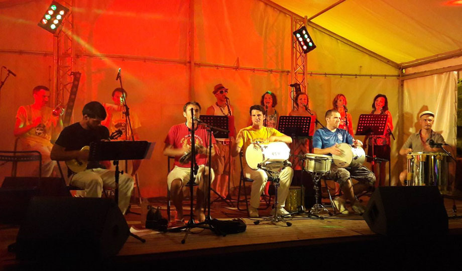 Roda de samba à Étampes